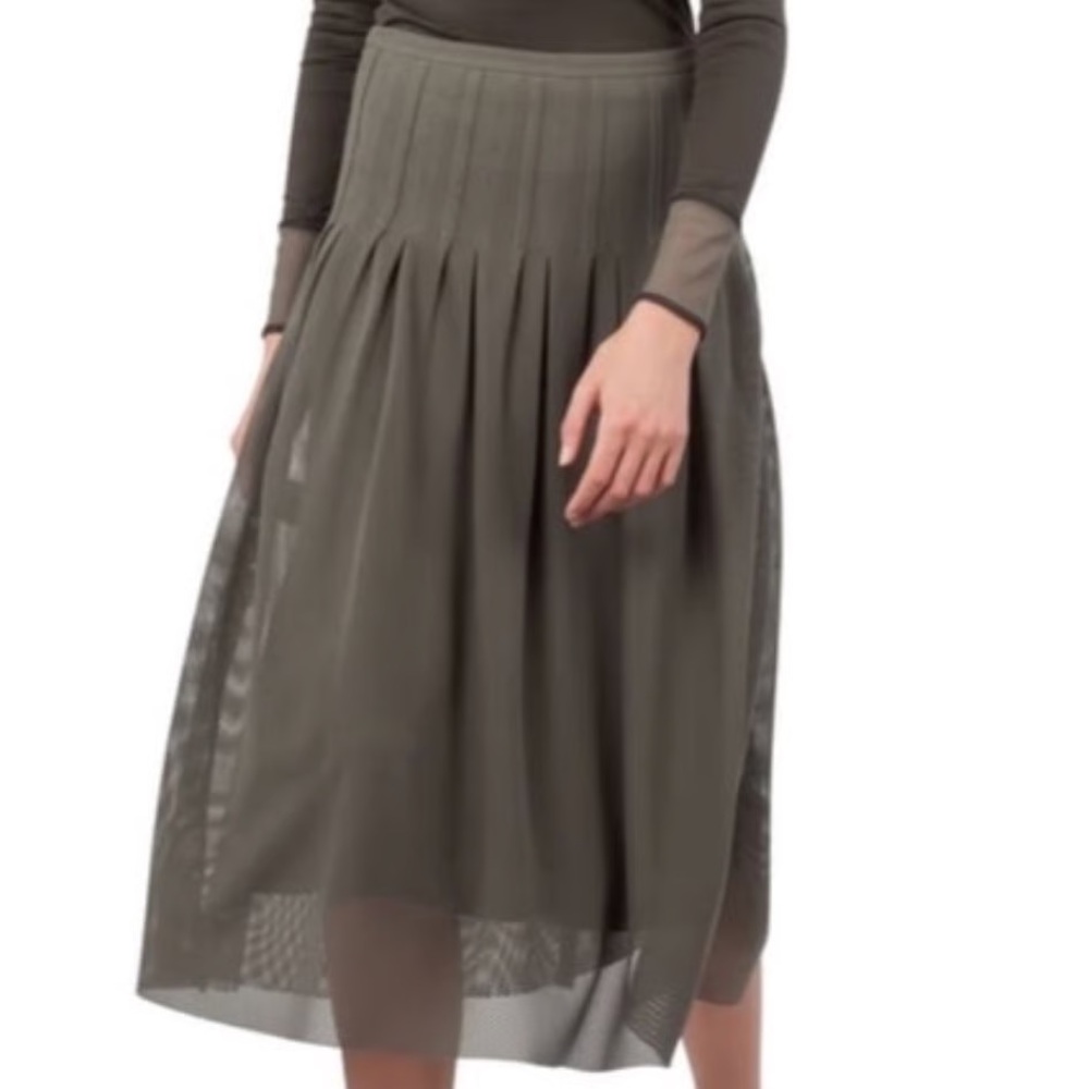 AKRIS PUNTOStretch Mesh Pleated Midi Skirt in Graphite Gray |Size 10 - Picture 6 of 16